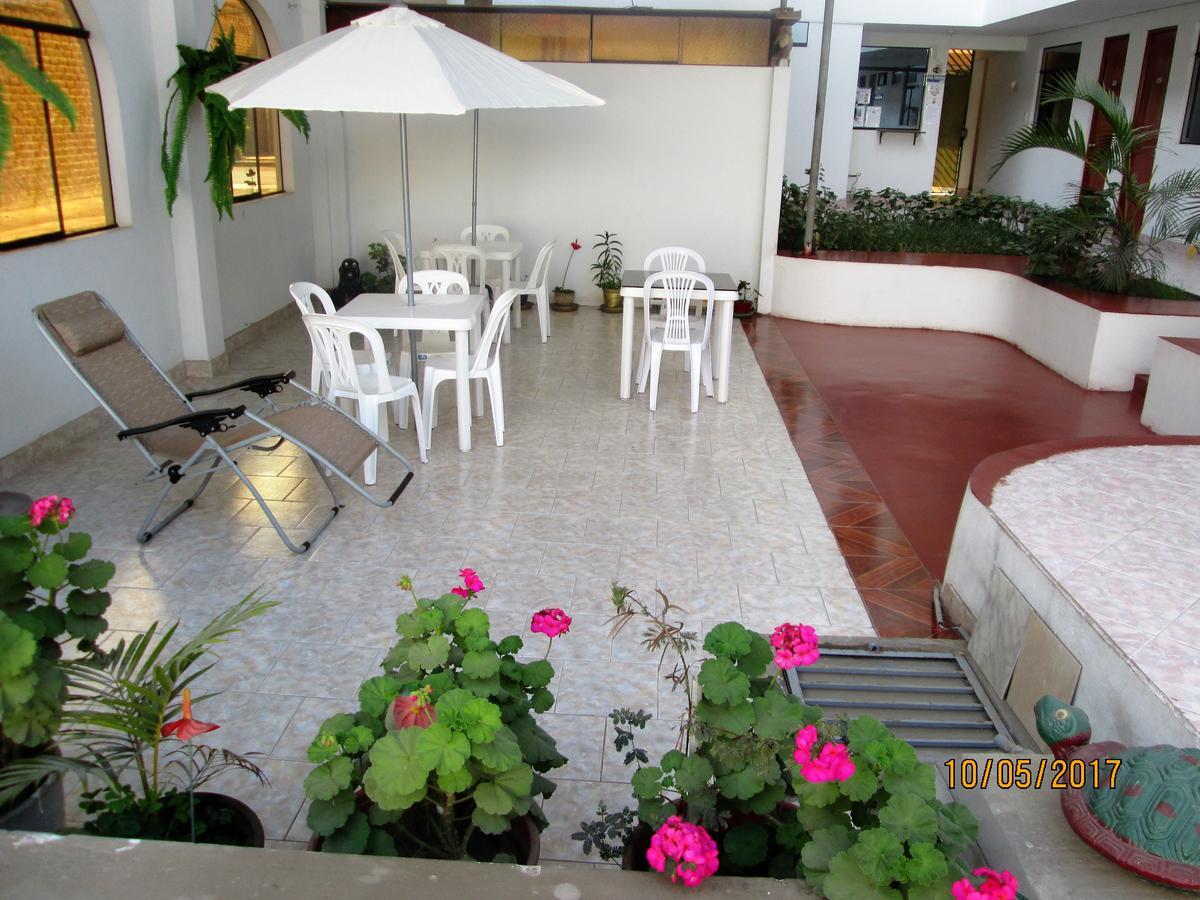 Hostal Caprichos Huacho Exterior foto